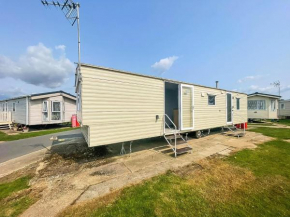 Great 8 Berth Caravan At Seawick Holiday Park, Clacton-On-Sea Ref 27053R